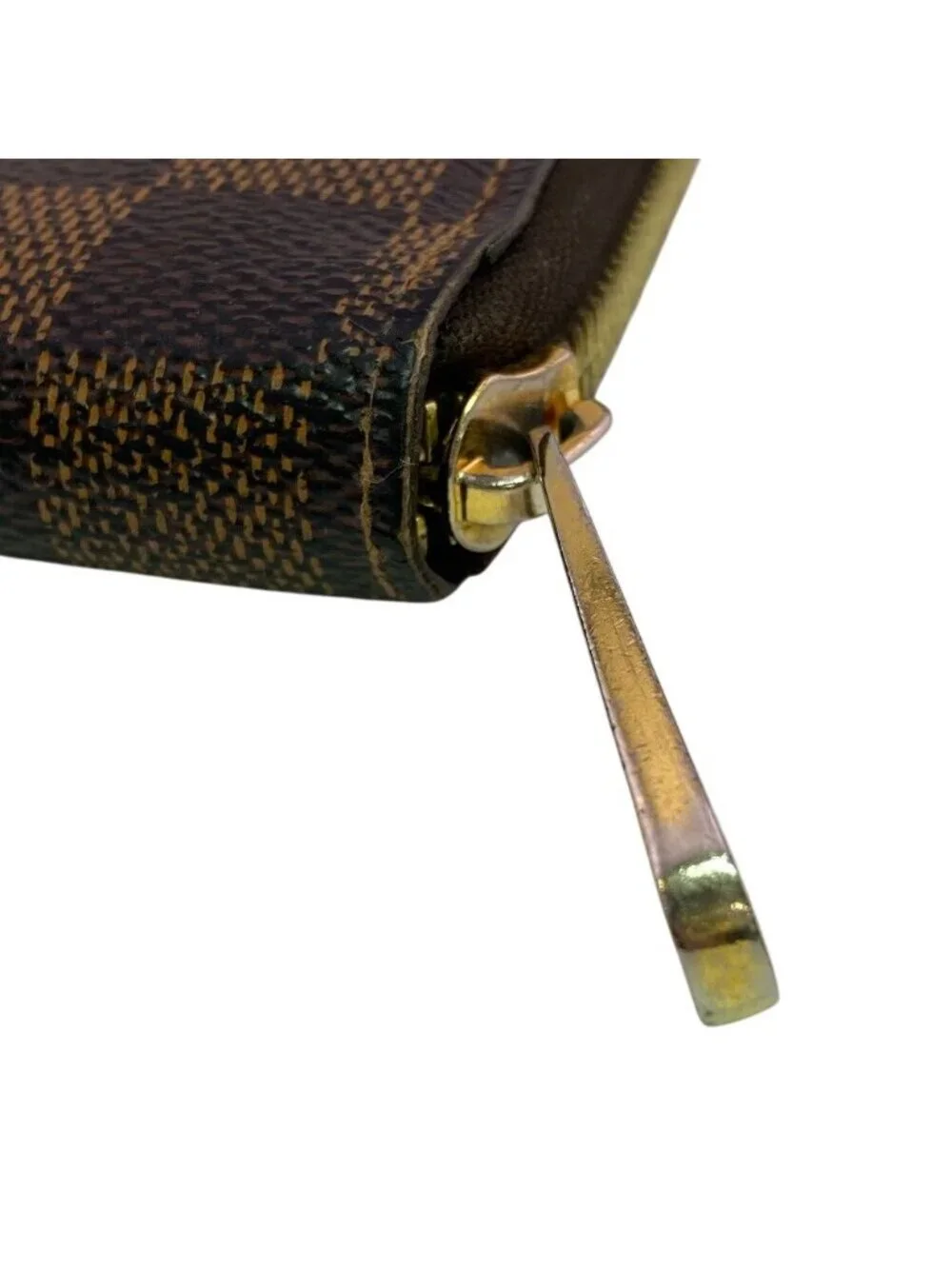 Louis Vuitton Round Zip Wallet Damier